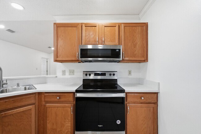 Building Photo - Renovated Home in Niceville!
