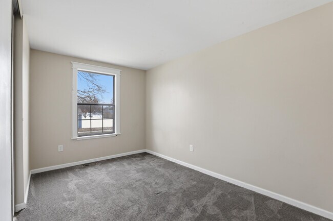 Building Photo - 41427 Larimore Ln