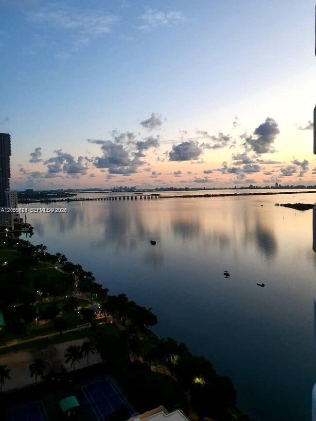 Building Photo - 1717 N Bayshore Dr