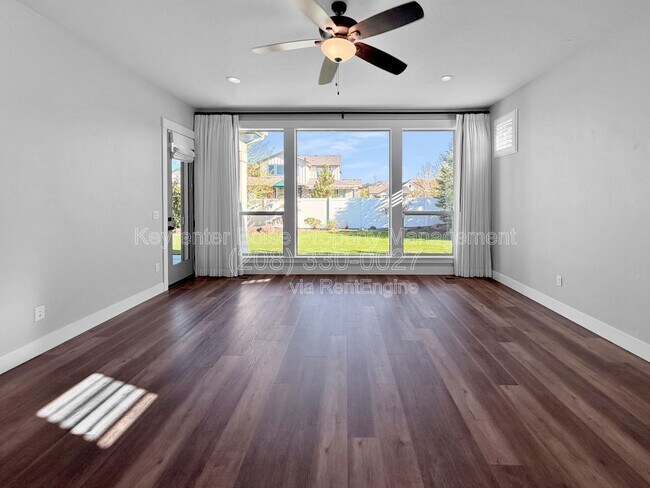 Building Photo - 8368 W Sparks Lake Dr