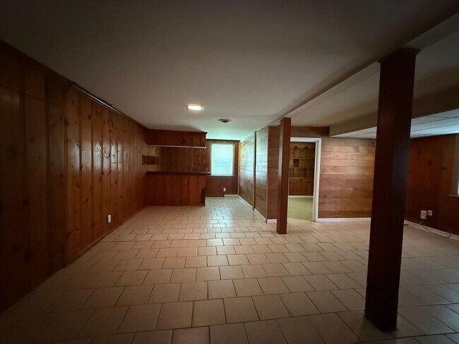 Building Photo - 928 Rodney Dr
