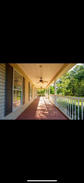 Building Photo - 6065 Val Del Rd