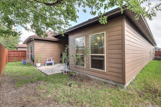 Building Photo - 5817 Bella Di Giorno Dr