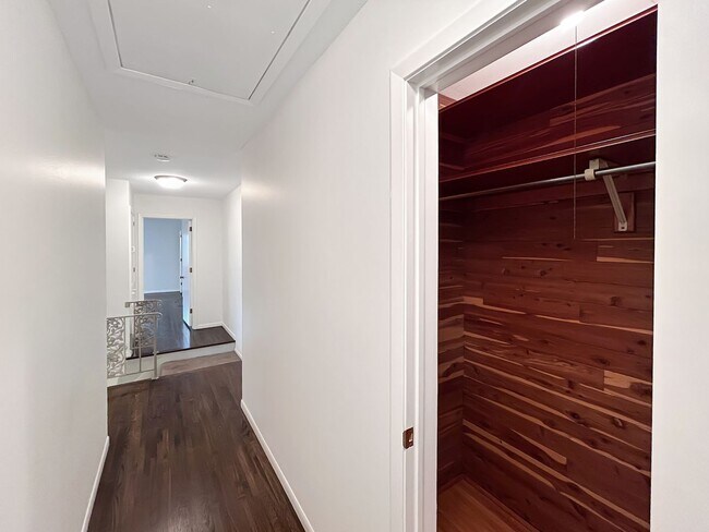 Building Photo - Stunning views. Serene atmosphere. Superb Edina. 3 Large Bedrooms (All on Upper Floor)!