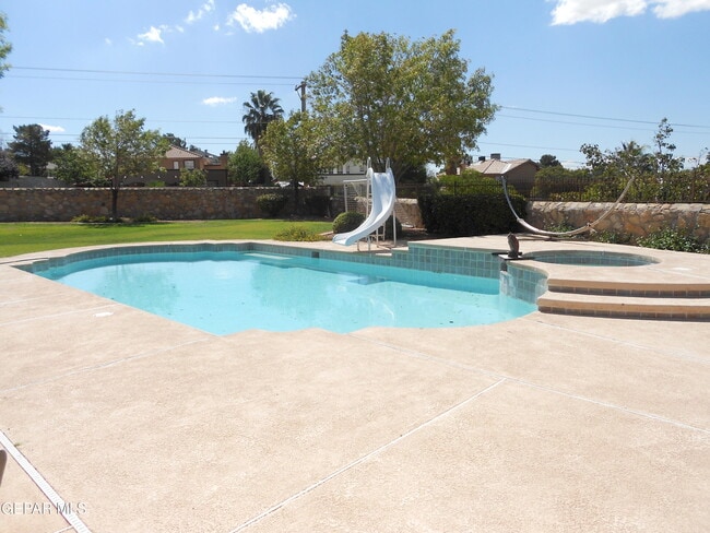 Building Photo - 1201 Brown Ridge Pl
