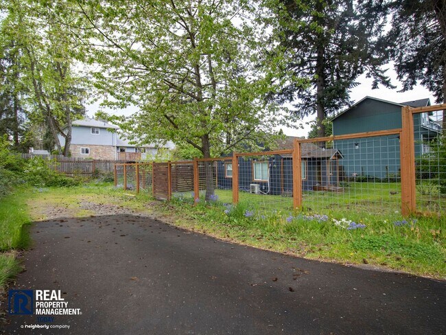 Building Photo - Charming Cottage Retreat with Modern Updates!