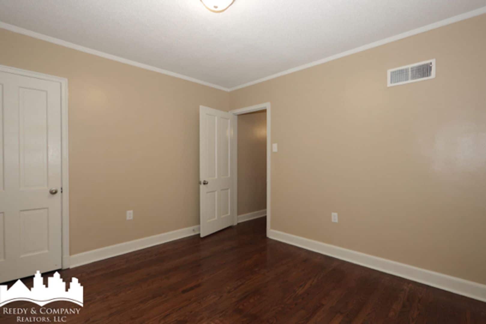 Building Photo - 905 Parkhaven Ln