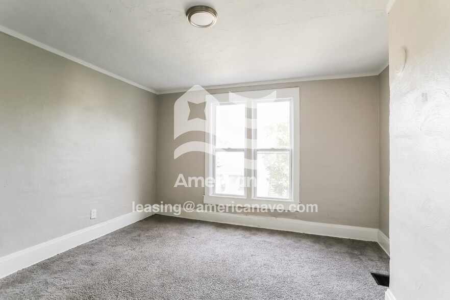 Building Photo - 305 Johnson St