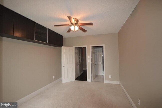 Building Photo - 13058 Autumn Woods Way