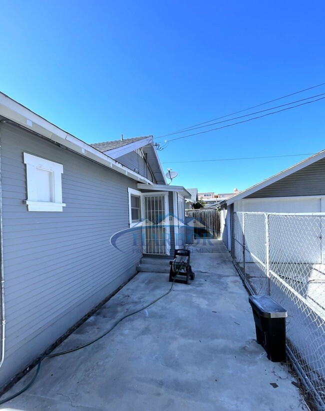 Building Photo - Beautiful 3-Bedroom Home with Spacious Liv...