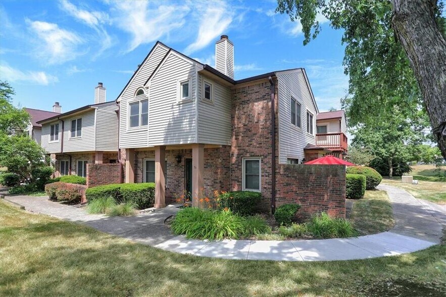 Primary Photo - 9572 Maple Way