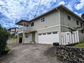 Building Photo - Large Luxury 4 bedroom 2 bath home with  2...