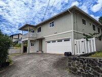 Building Photo - Large Luxury 4 bedroom 2 bath home with  2...