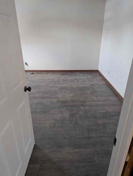 Building Photo - 525 N Main St