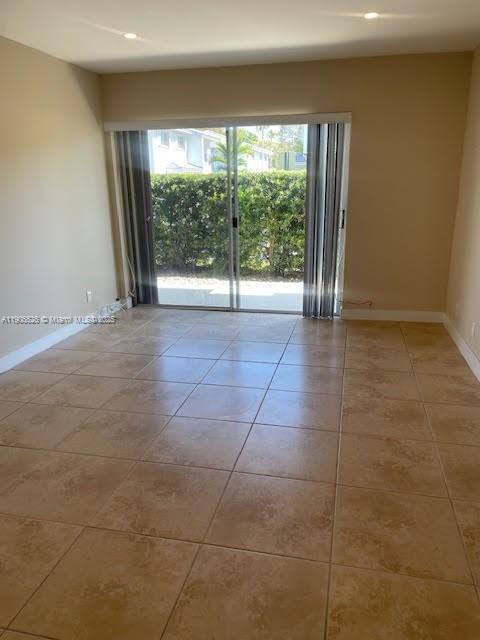 Building Photo - 8000 SW 81st Dr