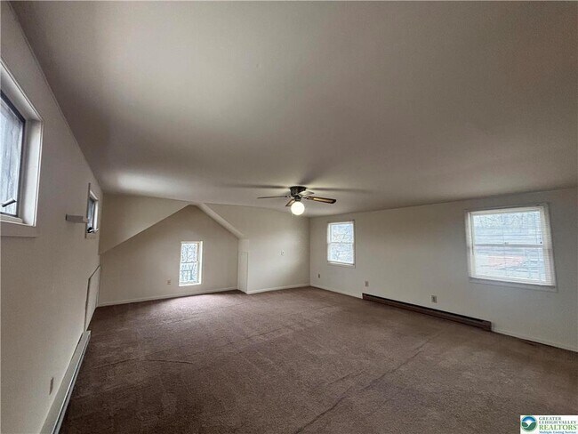 Building Photo - 332 Main St