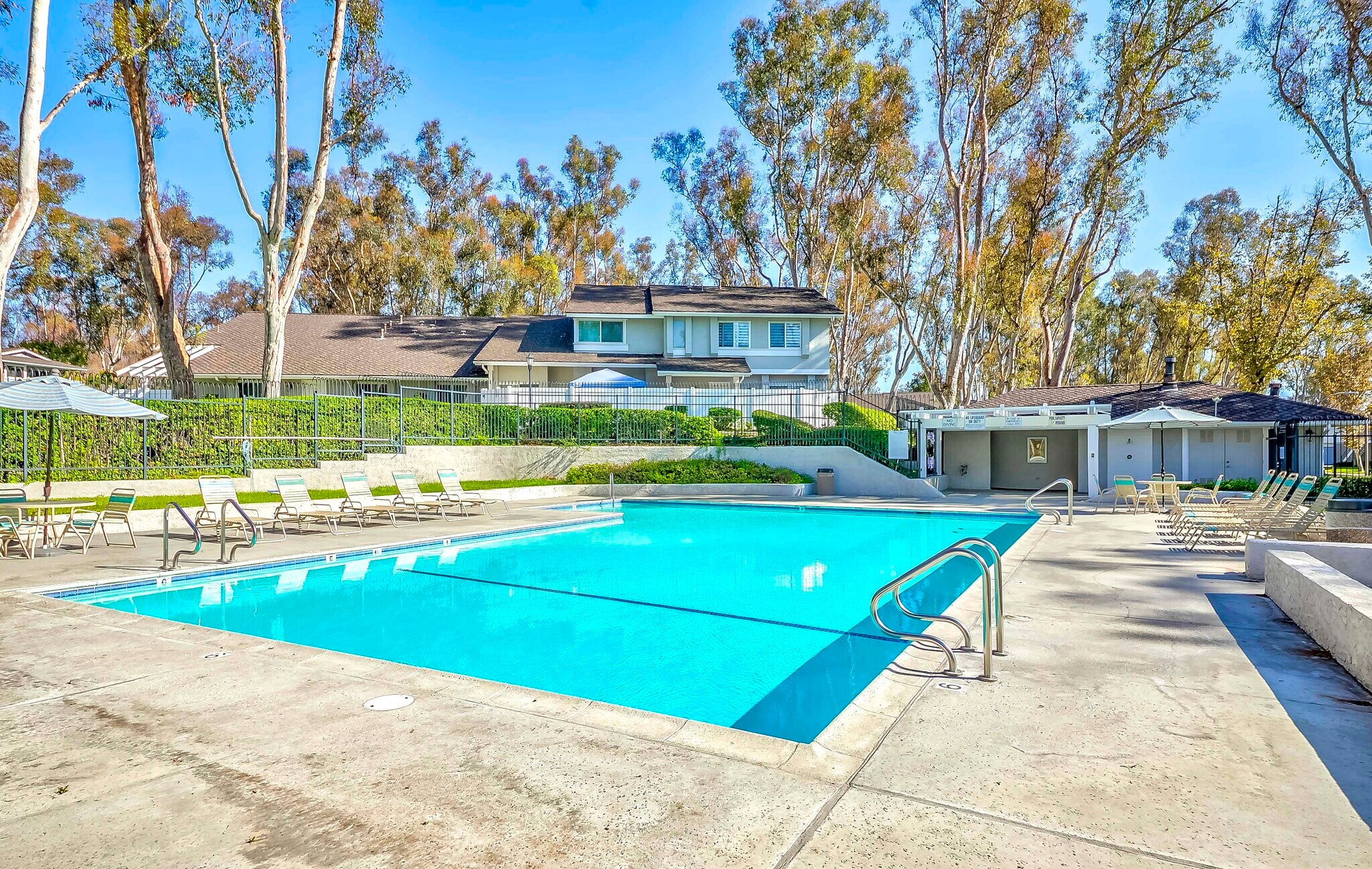 Building Photo - 2423 Coventry Cir