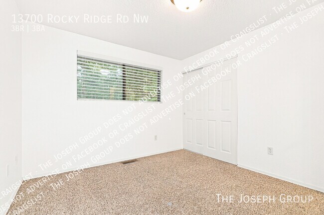 Building Photo - 13700 Rocky Ridge Rd NW
