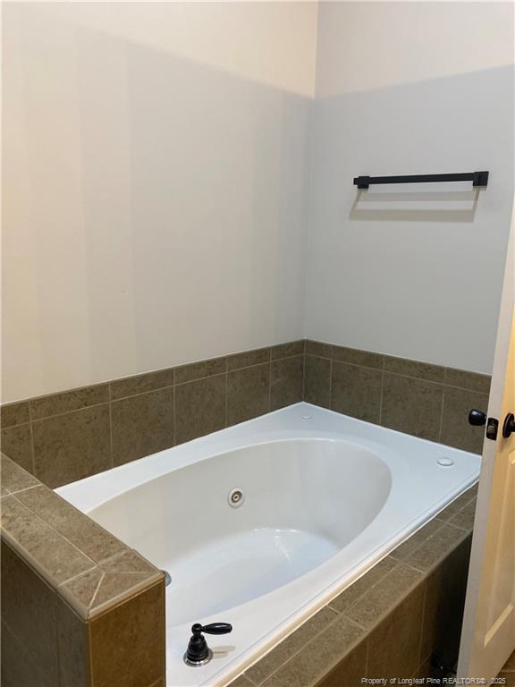 Building Photo - 28 Hawk Ridge Dr