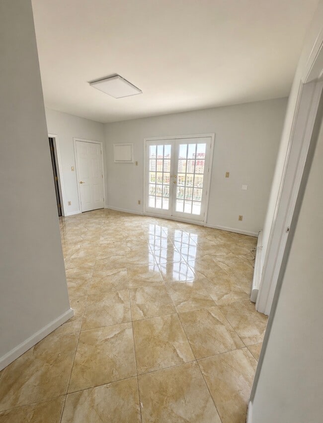 Building Photo - 88-02 Rockaway Beach Blvd