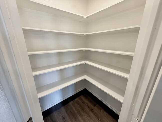 Building Photo - 3/2 in Magnolia Master Planned Community!