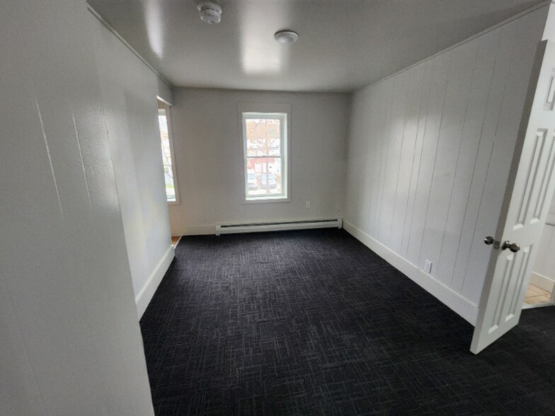 Building Photo - 44 Granite St