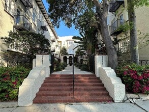 Building Photo - 2117 W Dekle Ave