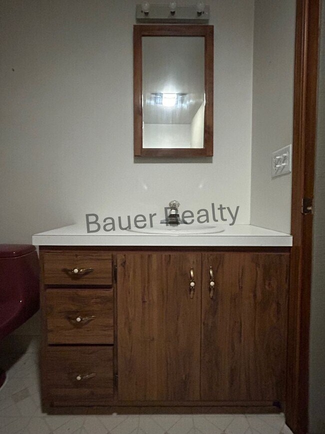 Building Photo - Beautiful County Setting