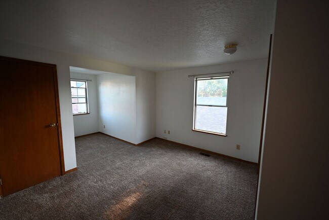 Building Photo - 21695 SW Gary Ln