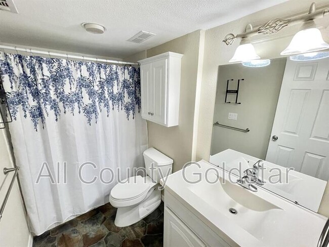 Building Photo - 19505 Quesada Ave