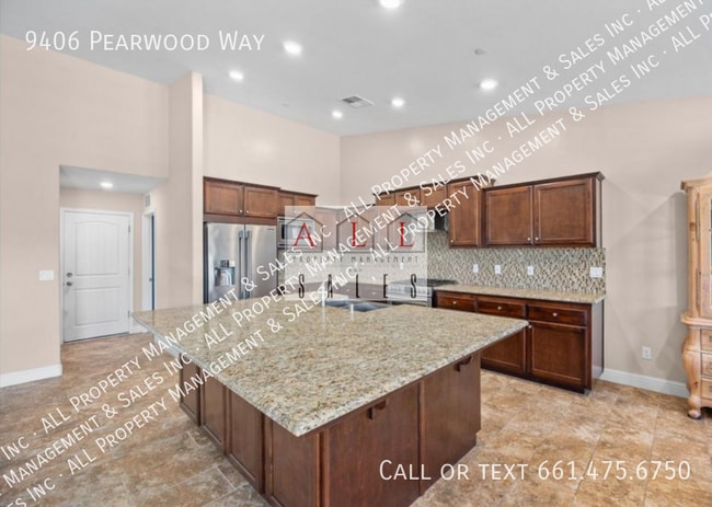 Building Photo - 9406 Pearwood Way