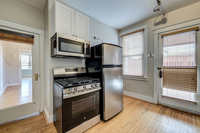 Building Photo - RARE OPPORTUNITY 1,200 SF ± Apartment in T...