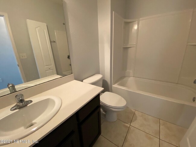 Building Photo - 4908 Key Lime Dr