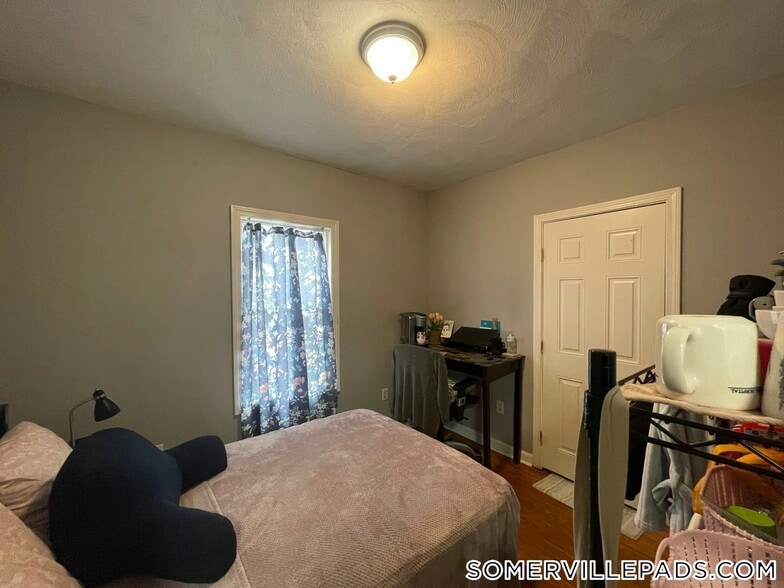 Building Photo - 48 Derby St