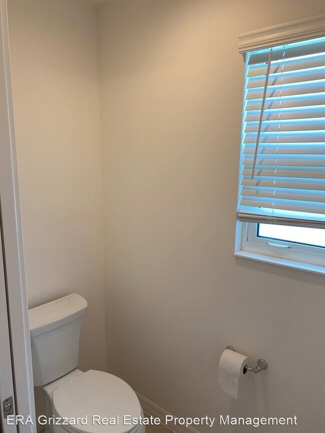 Building Photo - 3 br, 2 bath House - 6187 Danielson loop