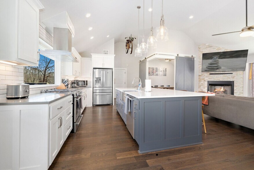 Building Photo - 2104 Almand Dr