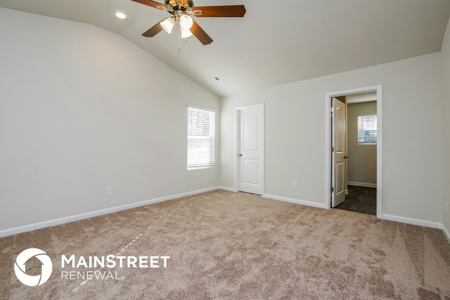 Building Photo - 205 Indian Summer St