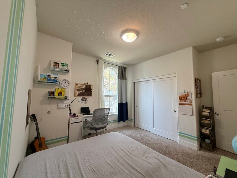 Second Bedroom - 27 Rogers Ln