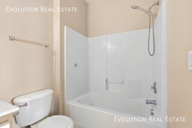 Building Photo - 455 S Mesa Dr