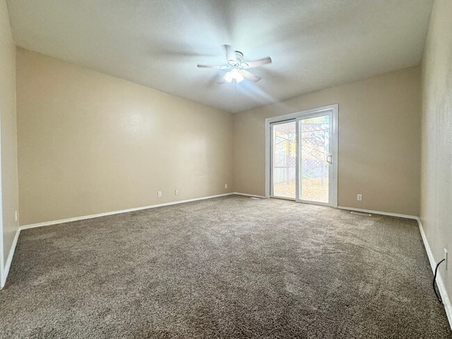 Building Photo - Modern and Updated 3bd/2b Home for Rent in...