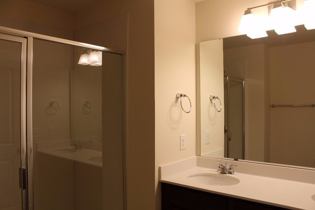 Master Bath - 2706 Tranquil Oak Pl