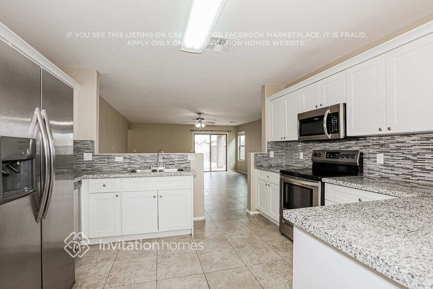 Building Photo - 3574 W Mesquite Ave