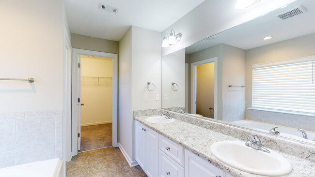 Building Photo - 912 Williford Run Dr
