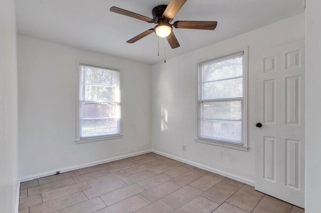 Building Photo - 1613 Hernando Dr