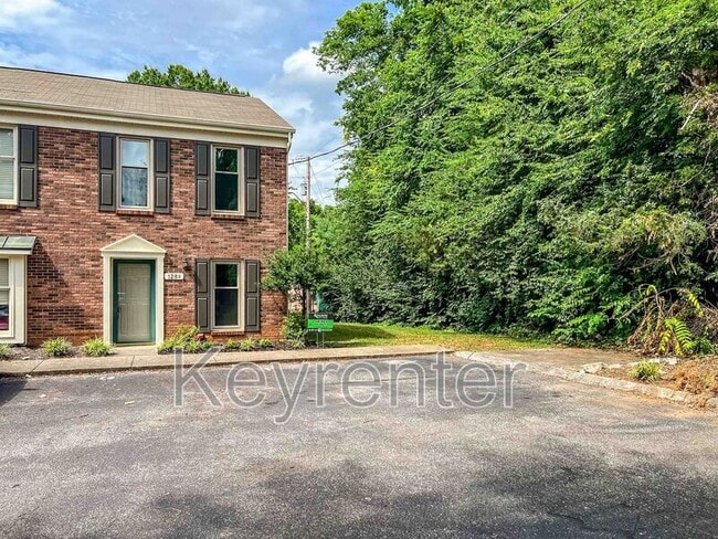 Building Photo - 128 Durwood Rd