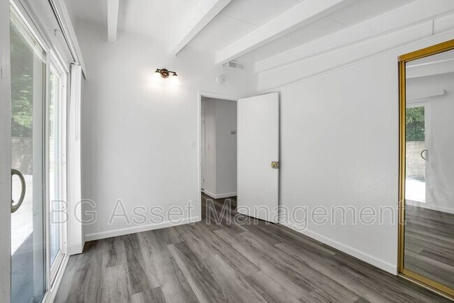 Building Photo - 1588 Ridgecrest Rd