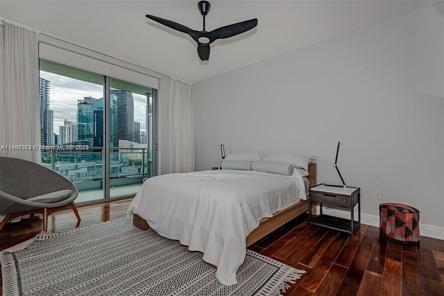 Building Photo - 90 SW 3rd St