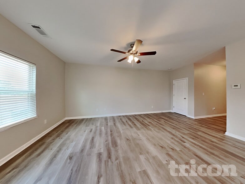 Building Photo - 324 Merigold Way