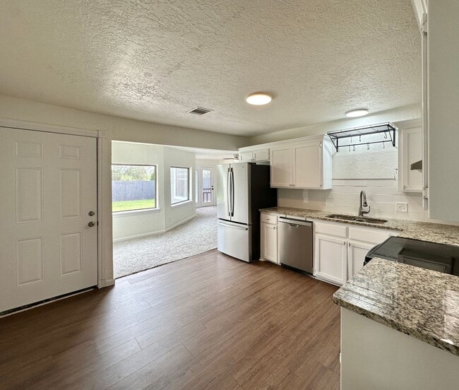 Building Photo - Updated