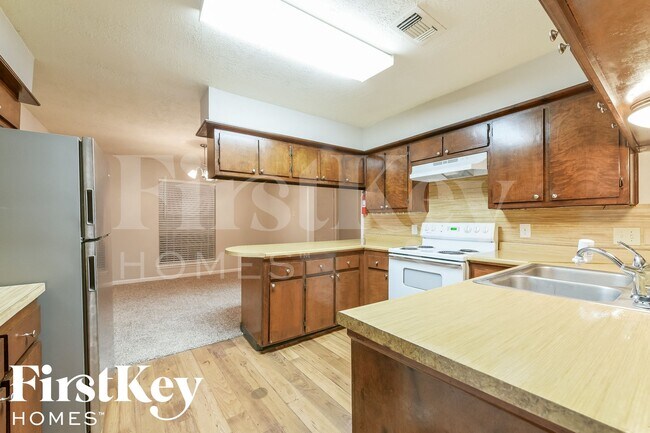 Building Photo - 13367 Lake Breeze Ln